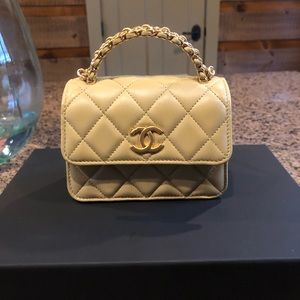 ❤️SOLD❤️ Chanel Runway Top Handle Chain Clutch w/chain